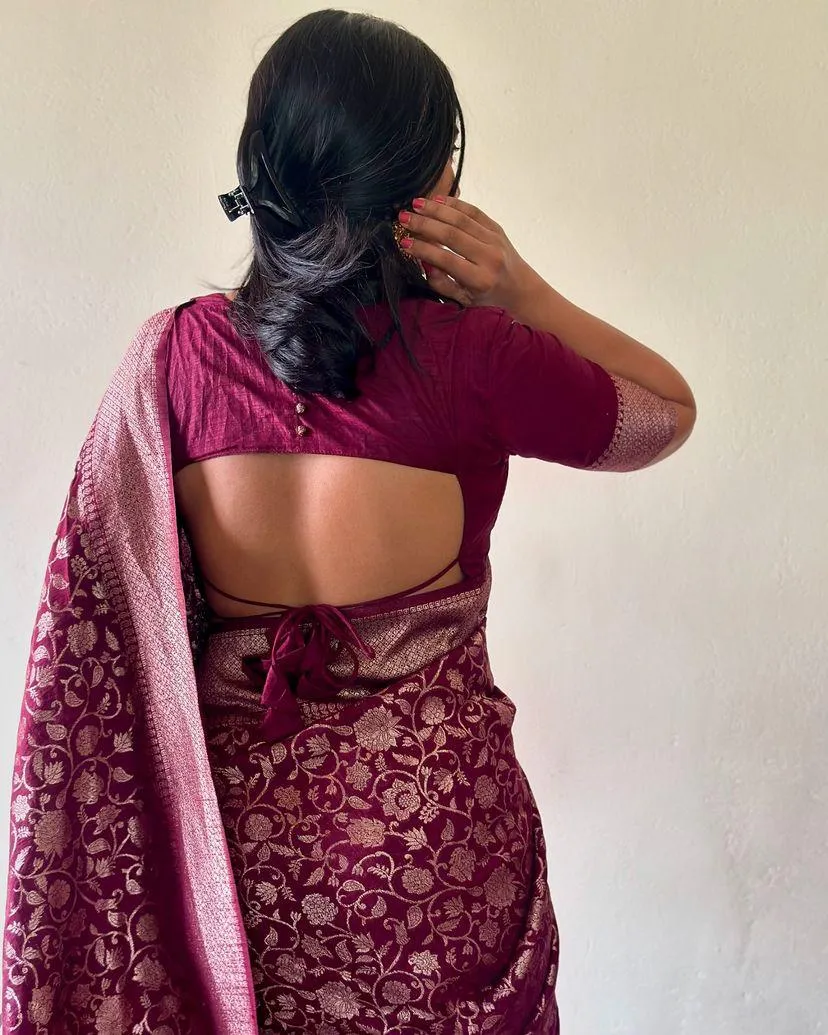 Ephemeral Purple Soft Silk Saree With Desultory Blouse Piece