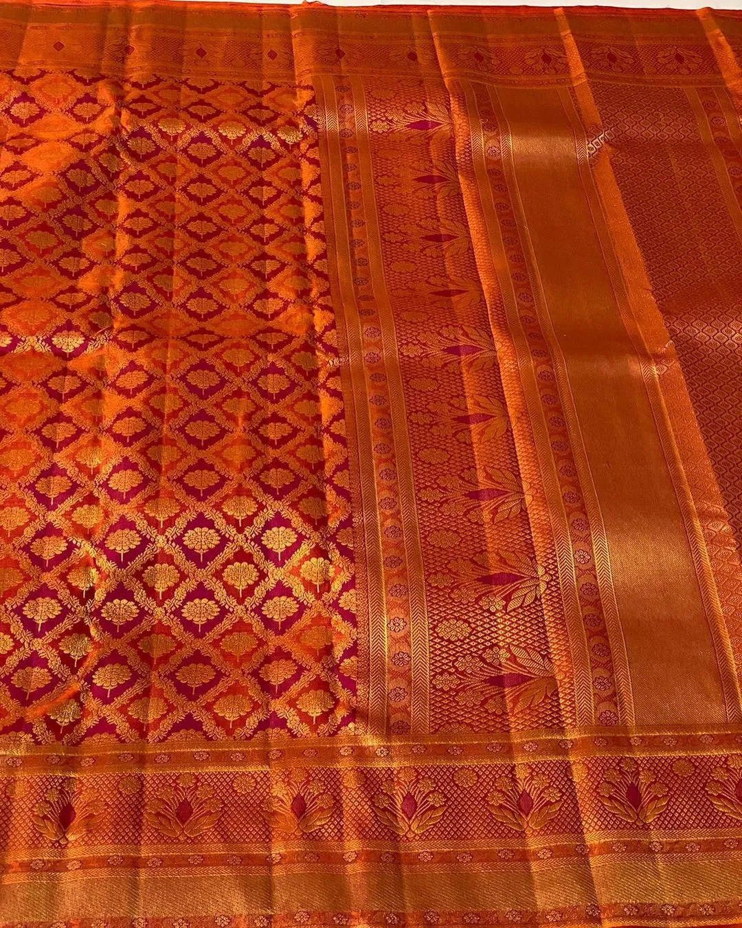 Improbable Red Soft Silk Saree With Winsome Blouse Piece