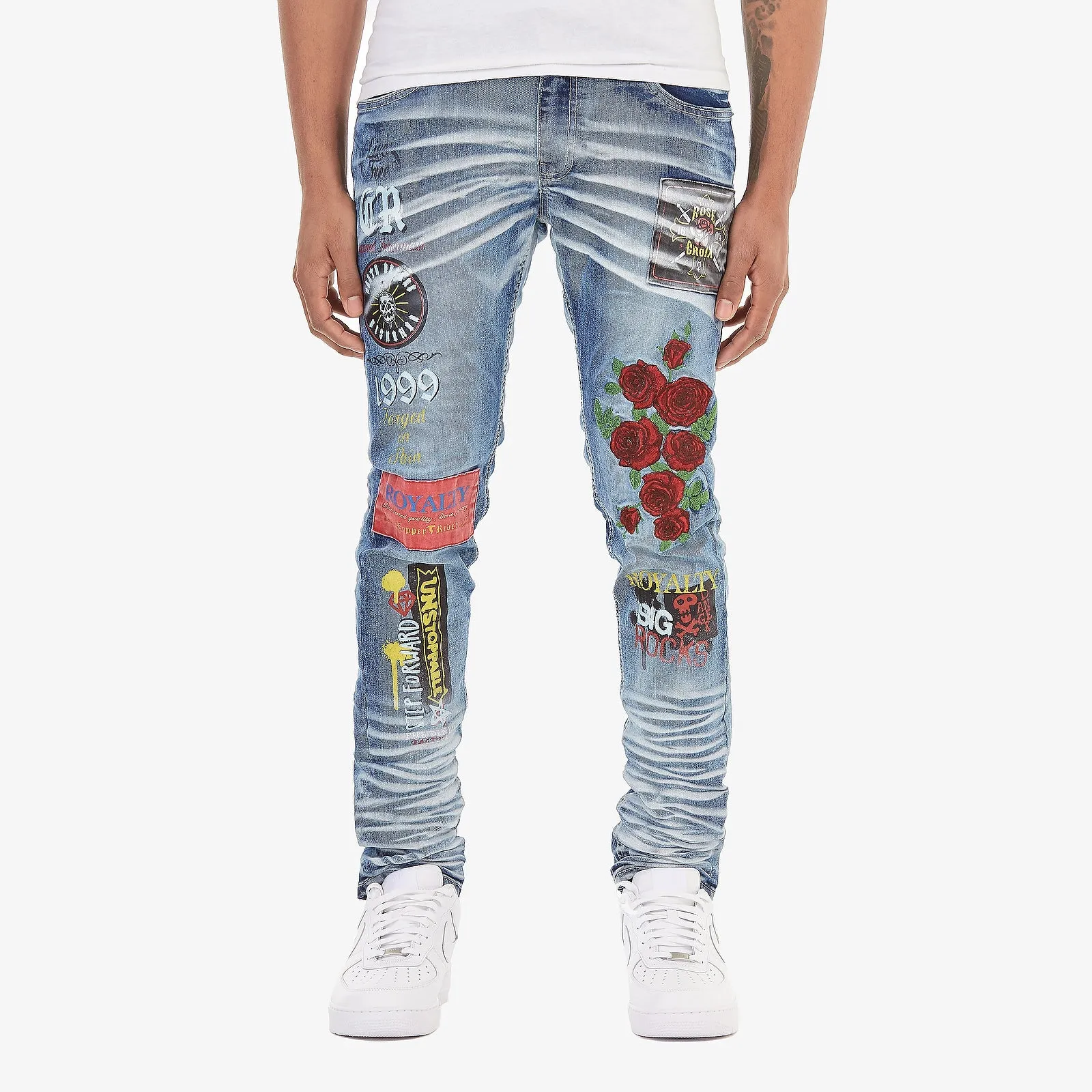 LIGHT SAND BLUE JEANS W/ PRINT & ROSE EMBROIDERY