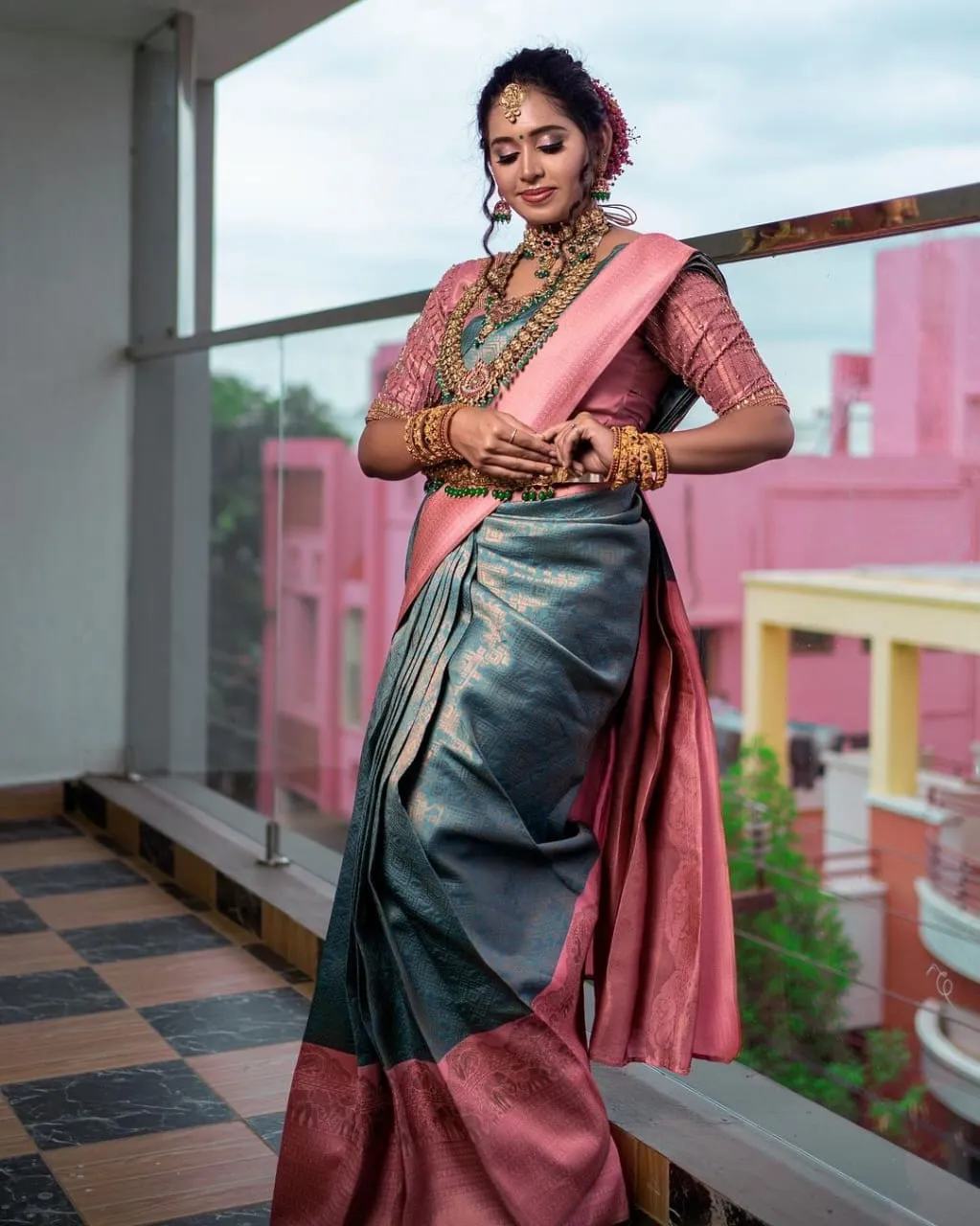 Murmurous Firozi Soft Silk Saree With Classy Blouse Piece