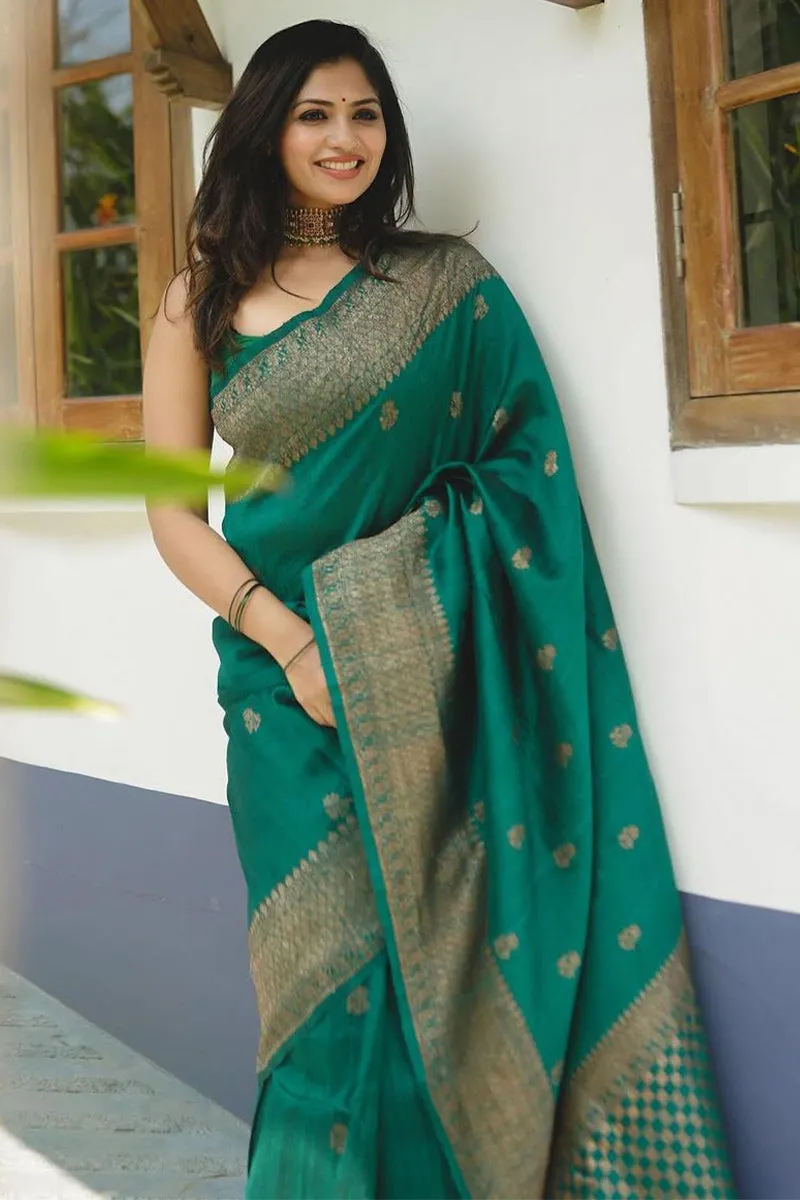 Scrupulous Dark Green Soft Silk Saree With Comely Blouse Piece