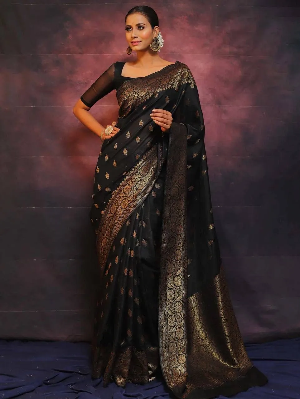 Tremendous Blue Soft Silk Saree With Staggering Blouse Piece