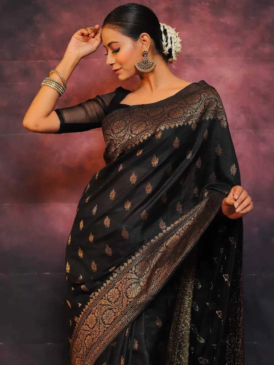 Tremendous Blue Soft Silk Saree With Staggering Blouse Piece