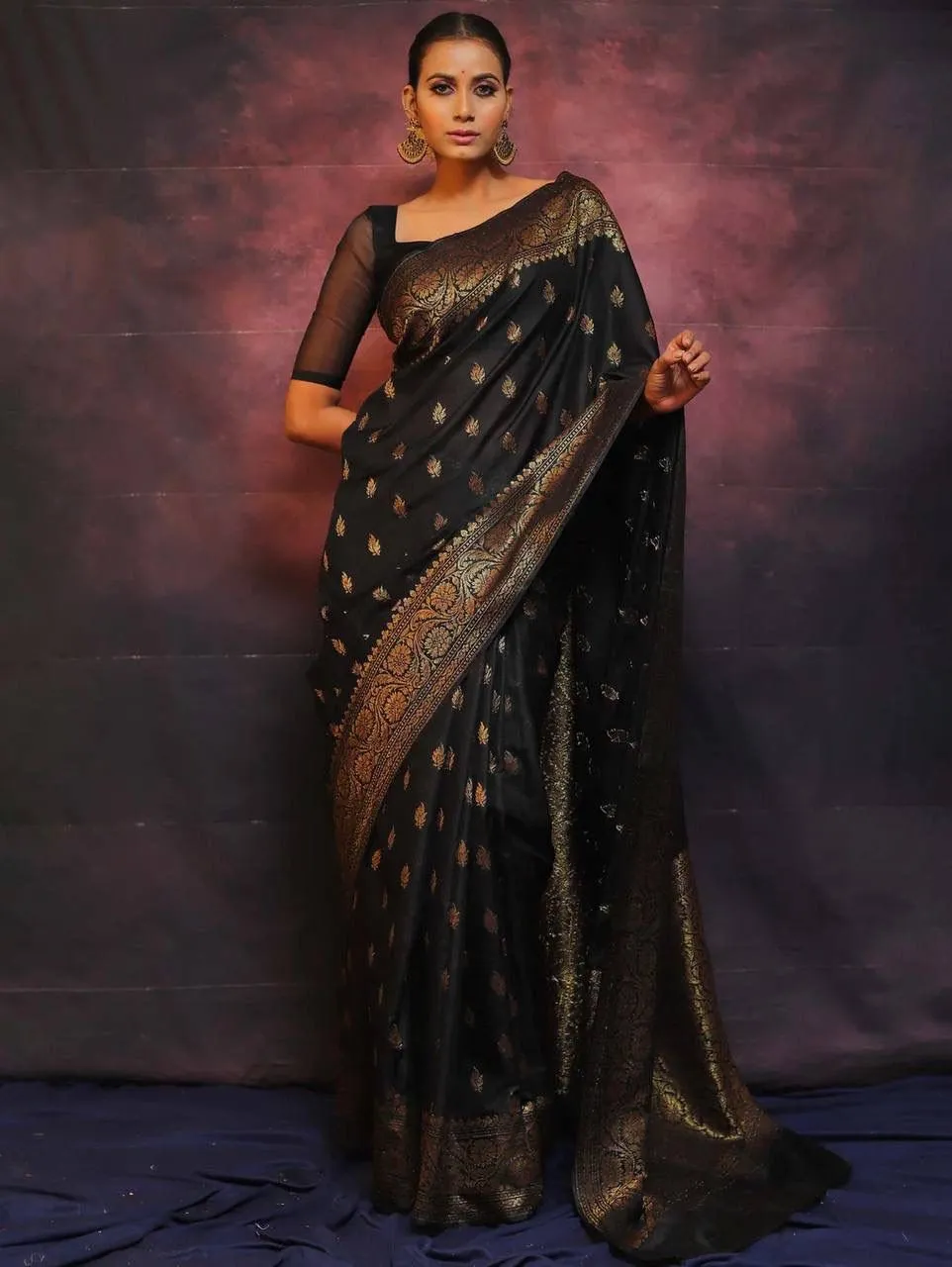 Tremendous Blue Soft Silk Saree With Staggering Blouse Piece
