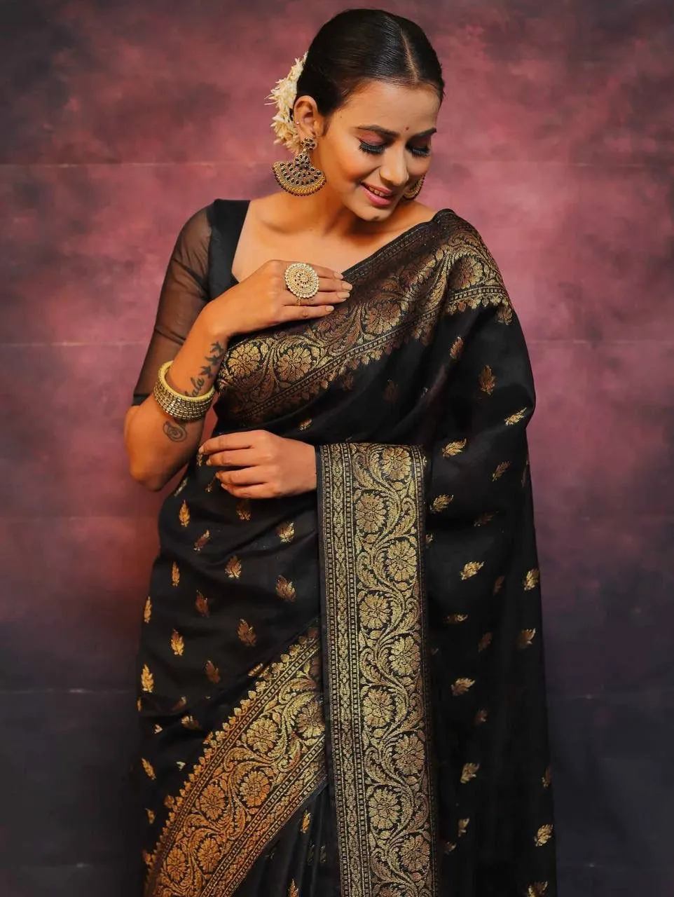 Tremendous Blue Soft Silk Saree With Staggering Blouse Piece