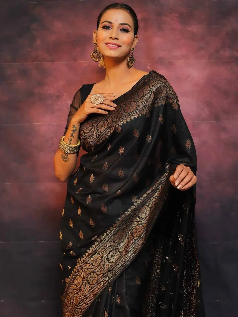 Tremendous Blue Soft Silk Saree With Staggering Blouse Piece